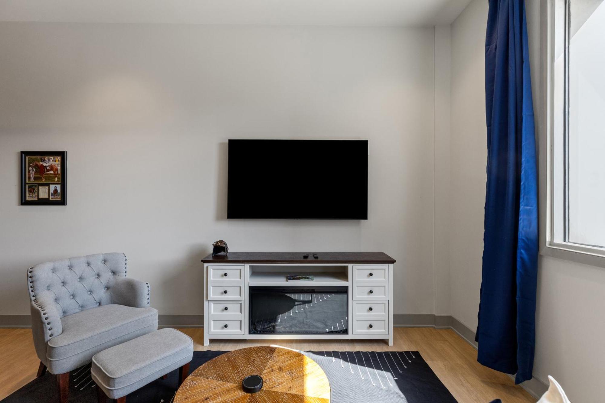 175 Lex - Walkable Downtown Lexington & Rupp Arena - Full Condos الغرفة الصورة