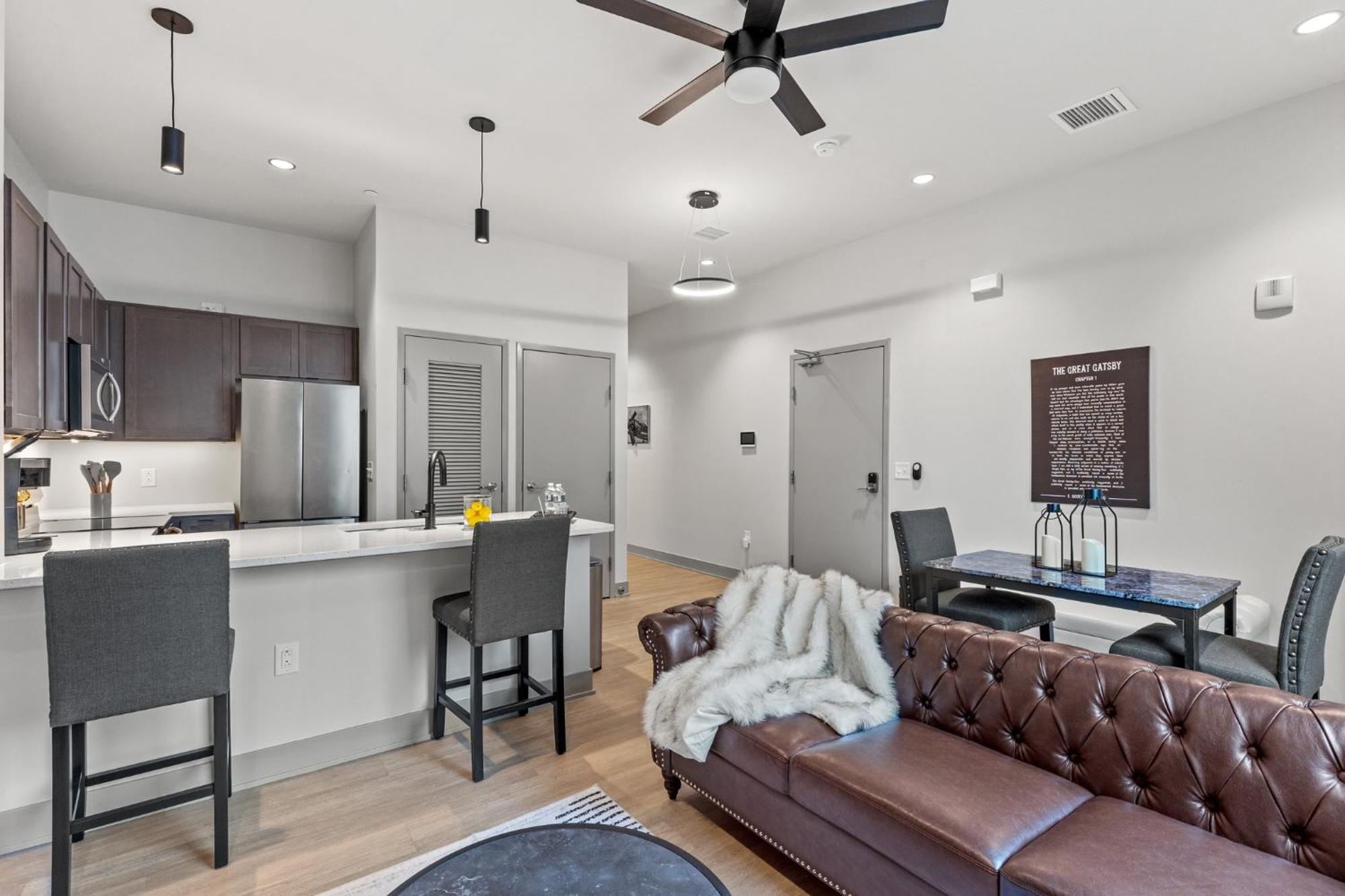 175 Lex - Walkable Downtown Lexington & Rupp Arena - Full Condos الغرفة الصورة